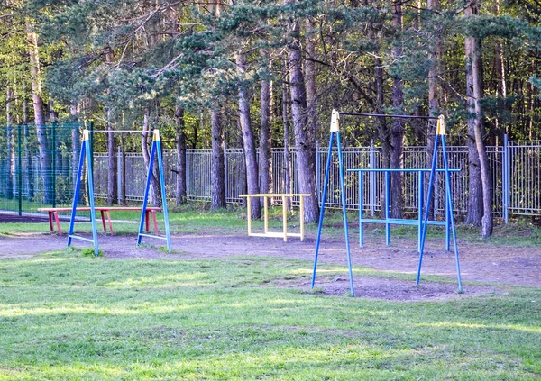 Sportplatz unter freiem Himmel. — Stockfoto