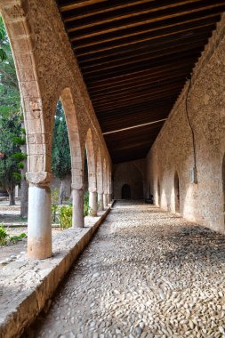 Kemer Ayia Napa Manastırı, Kıbrıs.