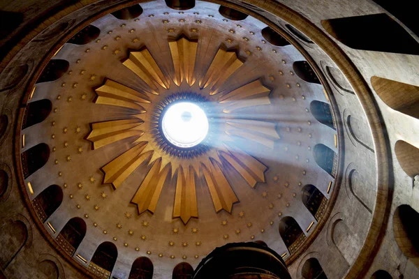 Cúpula de la Iglesia del Santo Sepulcro en Jerusalén, Israel — Foto de Stock