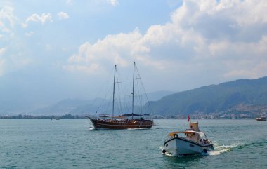 17 Haziran 2019 Fethiye Türkiye. - Yelken zevk tekne koy bırakır. Fethiye, Türkiye