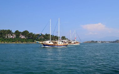 17 Haziran 2019 Fethiye Türkiye. - Akdeniz'de turistik tekne gezileri için yelken zevk tekne