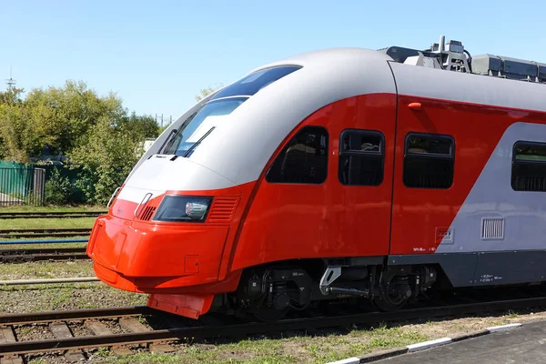 Locomotora moderna en la estación. Rusia. Moscú — Foto de Stock