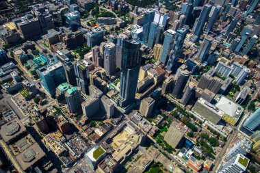 Toronto şehir merkezindeki hava manzarası. Gökdelenler, sokaklar ve parklar, Toronto, Ontario / Kanada - 08.08.2020 