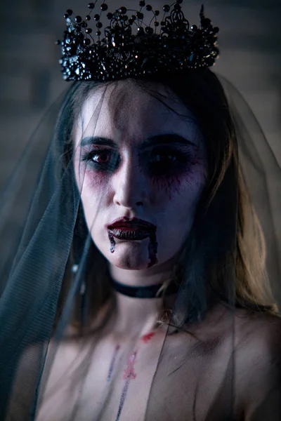 Woman in a carnival costume of a vampire bride. — Stock Photo, Image