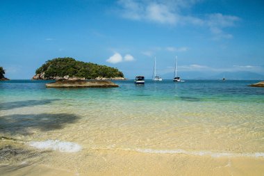 Cennet plajı ve sakin deniz - Ilha das Couves - Ubatuba - So Paulo - Brezilya