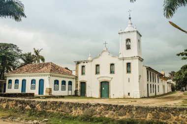Brezilya 'nın bir sömürge şehrindeki eski binalar - Parati - Rio de Janeiro - Brezilya