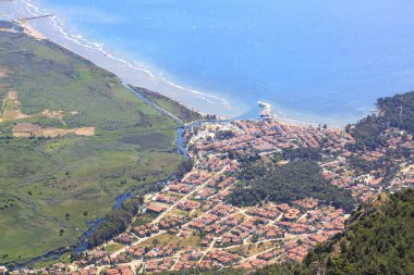 Akyaka cityscape sakartepe ile Ege Denizi üzerinden