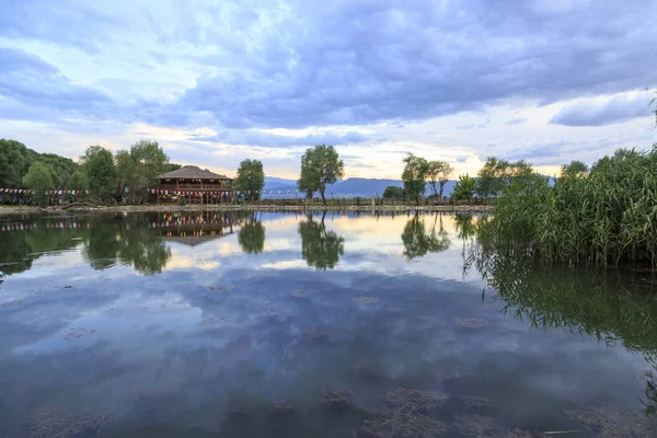 Acıpayam, Denizli, Türkiye'de küçük bir kasaba ucari gölde ucari.