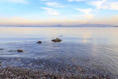 Yunan Adası symi görünümü Datça Plajı gün batımı sırasında