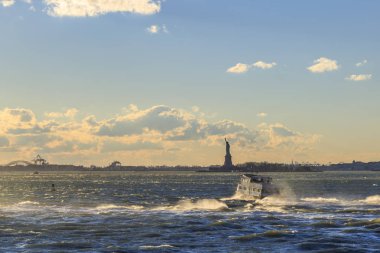 New York, Ny, ABD özgürlük heykeli için sürme tekne