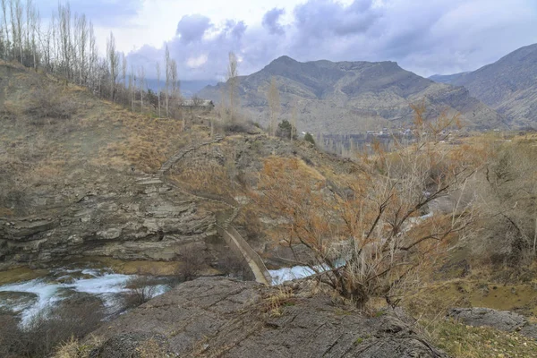 Tortum creek από καταρράκτη του Tortum (uzundere) στο Uzundere, Erzurum — Φωτογραφία Αρχείου
