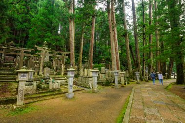 Koyasan'da Okunoin Hac Rotası