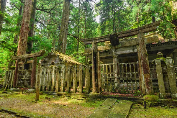 Samurai Yuki Hideyasu tombstone — Stockfoto