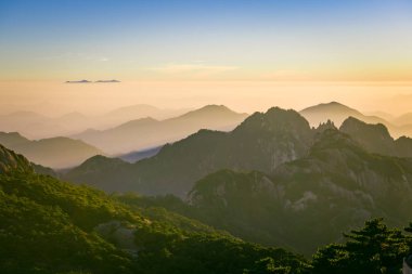 Güzel dağ sırası, Huangshan Dağı, Anhui, Çin