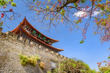 Dali şehri, Yunnan, Çin Taş Şehir Kapısı 'nda ilkbahar