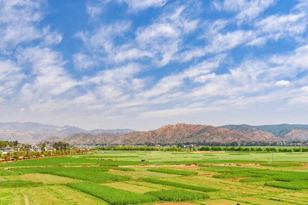 Campo rural vista de la tierra agrícola, Dalí, Yunnan, China —  Fotos de Stock