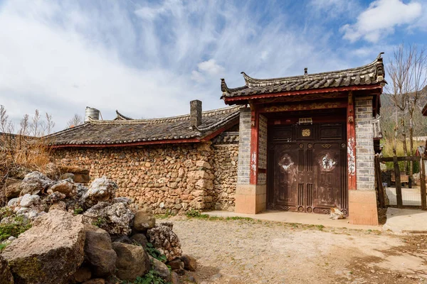 Antigua casa de campo histórica, Lijiang, Yunnan, China —  Fotos de Stock