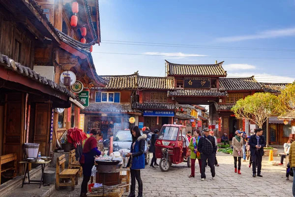 Hawkers na aldeia de Baisha, Yunnan, China — Fotografia de Stock