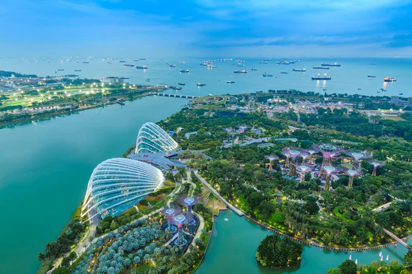 Singapore Gardens vid Bay botaniska trädgårdar antenn utsikt och M Royaltyfria Stockfoton