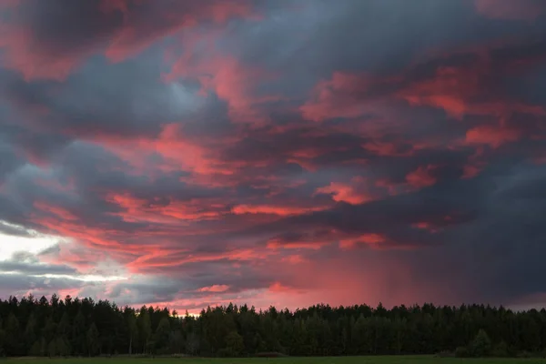 Hermoso Cielo Nocturno Con Nubes Puesta Sol Gran Nube Púrpura — Foto de Stock