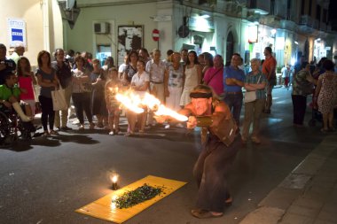 İtalya, Puglia, Castellaneta. 14 Ağustos 2014. Beyaz gece Festivali