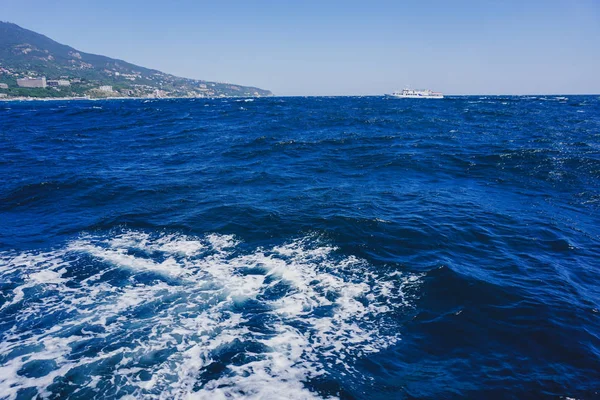 Yalta Crimée Ukraine Surface Mer Noire Avec Mousse Blanche Nid — Photo