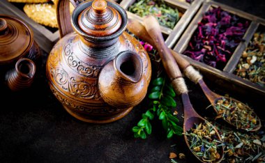 Eski arka plan üzerinde çay