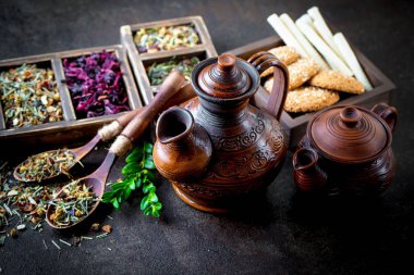 Eski arka plan üzerinde çay