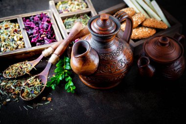 Eski arka plan üzerinde çay