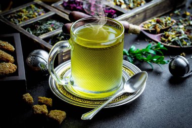 Eski arka plan üzerinde çay