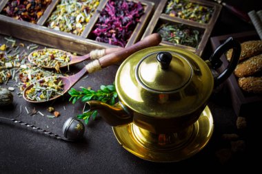 Eski arka plan üzerinde çay