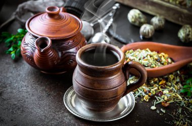 Eski arka plan üzerinde çay