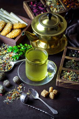 Eski arka plan üzerinde çay