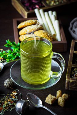 Eski arka plan üzerinde çay