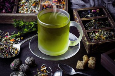 Eski arka plan üzerinde çay