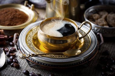 Eski arka plan üzerinde kahve siyah