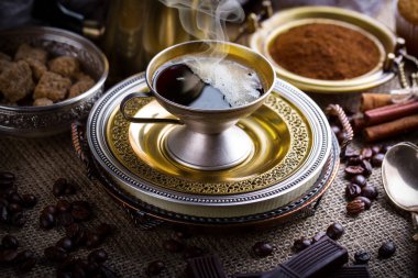 Eski arka plan üzerinde kahve siyah