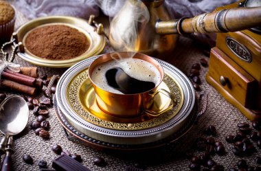 Eski arka plan üzerinde kahve siyah