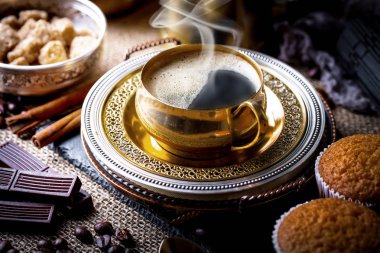 Eski arka plan üzerinde kahve siyah