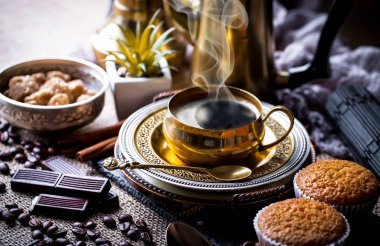 Eski arka plan üzerinde kahve siyah