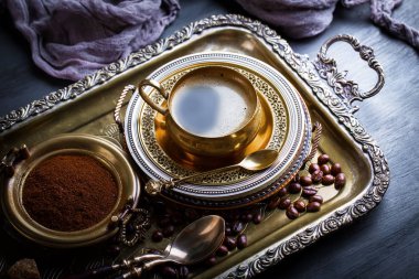 Eski arka plan üzerinde kahve siyah