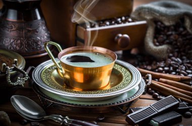 Eski arka plan üzerinde kahve siyah