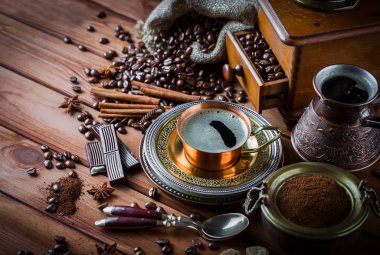 Eski arka plan üzerinde kahve siyah