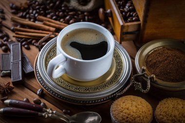 Eski arka plan üzerinde kahve siyah