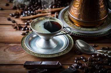 Eski arka plan üzerinde kahve siyah