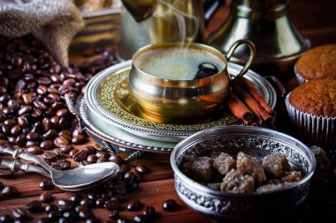 Eski arka plan üzerinde kahve siyah