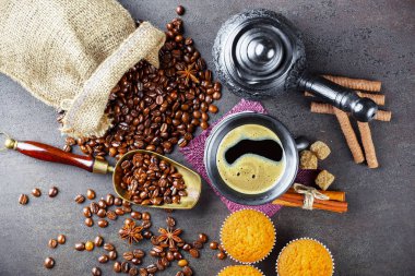 Eski arka plan üzerinde kahve siyah