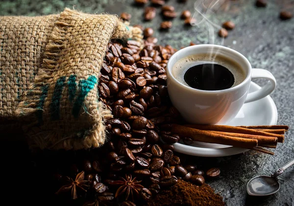 Eski arka plan üzerinde kahve siyah