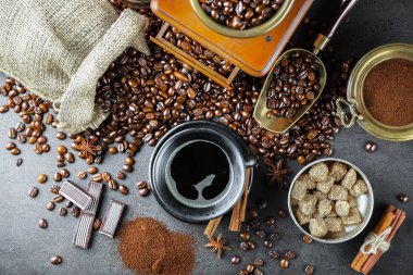 Eski arka plan üzerinde kahve siyah