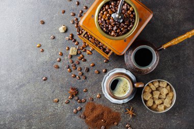 Eski arka plan üzerinde kahve siyah